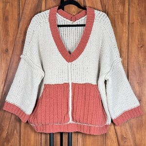 POL Chunky Knit V-Neck Sweater in Cream and Rust